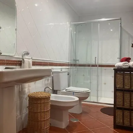 Acogedor Basement En Un Lugar Privilegiado * Кинтес